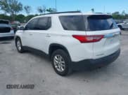 ✅ 2021 Chevrolet Traverse LT Cloth • VIN: 1GNERGKW0MJ126548 • Lot: 42998904. Wystawiony na IAAI z przebiegiem 66 776 mil. Bezpłatny archiwum sprzedaży aukcyjnych z USA i szczegółowy raport historii pojazdu na DreamBid. Zdjęcie 3.