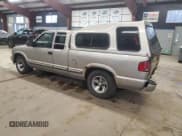 ✅ 2001 Chevrolet S-10 LS • VIN: 1GCCS19W018149449 • Лот: 83950024. Опубликован ранее на Copart с пробегом 94 150 миль. Бесплатный доступ к архиву аукционных продаж из США и подробный отчёт об истории автомобиля на DreamBid. Изображение 2.