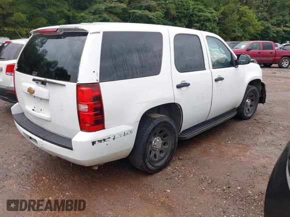 ✅ 2013 Chevrolet Tahoe Commercial • VIN: 1GNLC2E09DR328812 • Lot: 42519892. Wystawiony na IAAI z przebiegiem 171 813 mil. Bezpłatny archiwum sprzedaży aukcyjnych z USA i szczegółowy raport historii pojazdu na DreamBid. Zdjęcie 4.