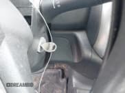 ✅ 2013 Nissan Versa SV • VIN: 3N1CN7AP8DL860937 • Lot: 43698617. Wystawiony na IAAI z przebiegiem 141 311 mil. Bezpłatny archiwum sprzedaży aukcyjnych z USA i szczegółowy raport historii pojazdu na DreamBid. Zdjęcie 11.