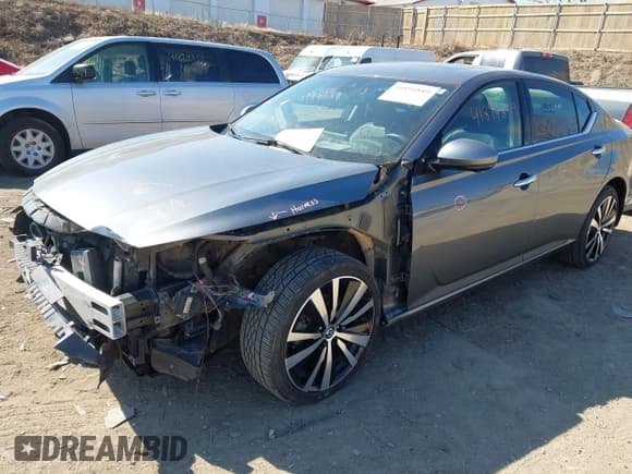 ✅ 2019 Nissan Altima Platinum • VIN: 1N4BL4FW9KC139697 • Лот: 41894849. Опубликован ранее на IAAI с пробегом 135 105 миль. Бесплатный доступ к архиву аукционных продаж из США и подробный отчёт об истории автомобиля на DreamBid. Изображение 18.