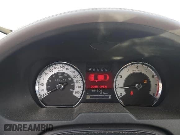 ✅ 2009 Jaguar XF • VIN: SAJXA06B09HR27648 • Lot: 82660715. Wystawiony na Copart z przebiegiem 181 900 mil. Bezpłatny archiwum sprzedaży aukcyjnych z USA i szczegółowy raport historii pojazdu na DreamBid. Zdjęcie 9.