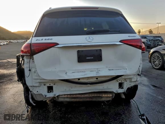 ✅ 2020 Mercedes-Benz GLE 350 • VIN: 4JGFB4KBXLA056953 • Lot: 95188685. Listed on Copart with 87,641 mi. Free auction sales archive from the USA and detailed vehicle history report at DreamBid. Image 6.