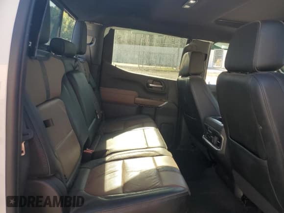 ✅ 2020 Chevrolet Silverado 1500 High Country • VIN: 3GCUYHEL7LG187376 • Lot: 62342924. Wystawiony na Copart z przebiegiem 103 098 mil. Bezpłatny archiwum sprzedaży aukcyjnych z USA i szczegółowy raport historii pojazdu na DreamBid. Zdjęcie 10.