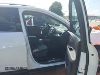 2023 Chevrolet Equinox Premier z VIN 3GNAXNEG2PL174997, wystawiony jako IAAI lot #42739999 z przebiegiem 19 282 mil mil oraz . Historia ofert i sprzedaży dostępna na DreamBid. Obrazek 5.