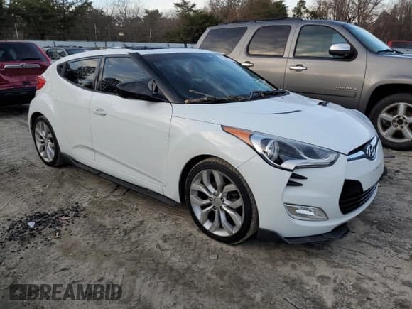 ✅ 2015 Hyundai Veloster • VIN: KMHTC6AD7FU225361 • Lot: 85040274. Wystawiony na Copart z przebiegiem 98 666 mil. Bezpłatny archiwum sprzedaży aukcyjnych z USA i szczegółowy raport historii pojazdu na DreamBid. Zdjęcie 4.