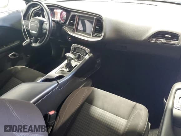 ✅ 2021 Dodge Challenger SXT • VIN: 2C3CDZAG2MH542692 • Lot: 84971605. Wystawiony na Copart z przebiegiem 61 153 mil. Bezpłatny archiwum sprzedaży aukcyjnych z USA i szczegółowy raport historii pojazdu na DreamBid. Zdjęcie 8.