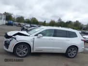 ✅ 2022 Cadillac XT6 Premium Luxury • VIN: 1GYKPDRS1NZ178108 • Lot: 43374765. Wystawiony na IAAI z przebiegiem 57 369 mil. Bezpłatny archiwum sprzedaży aukcyjnych z USA i szczegółowy raport historii pojazdu na DreamBid. Zdjęcie 14.