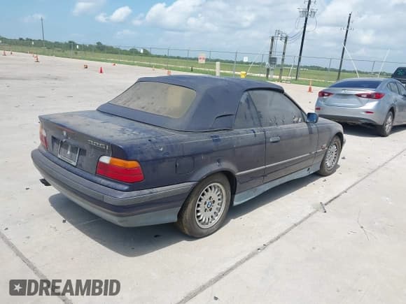 ✅ 1995 BMW 3 Series 325i • VIN: WBABJ6322SJD41175 • Лот: 42475086. Опубликован ранее на IAAI с пробегом 106 670 миль. Бесплатный доступ к архиву аукционных продаж из США и подробный отчёт об истории автомобиля на DreamBid. Изображение 4.