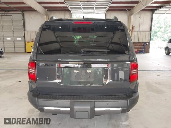 ✅ 2025 Toyota Land Cruiser 1958 Edition • VIN: JTEABFAJ9S5012075 • Lot: 42774869. Wystawiony na IAAI z przebiegiem 5 755 mil. Bezpłatny archiwum sprzedaży aukcyjnych z USA i szczegółowy raport historii pojazdu na DreamBid. Zdjęcie 16.