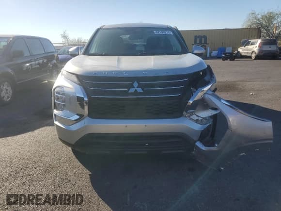 ✅ 2023 Mitsubishi Outlander ES • VIN: JA4J4TA89PZ029219 • Lot: 82105215. Listed on Copart with 38,020 mi. Free auction sales archive from the USA and detailed vehicle history report at DreamBid. Image 5.