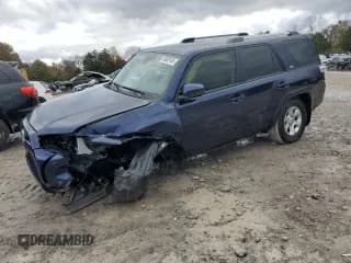 ✅ 2024 Toyota 4Runner SR5 • VIN: JTEMU5JR1R6237330 • Lot: 90609105. Listed on Copart with 10,020 mi. Free auction sales archive from the USA and detailed vehicle history report at DreamBid. Image 1.
