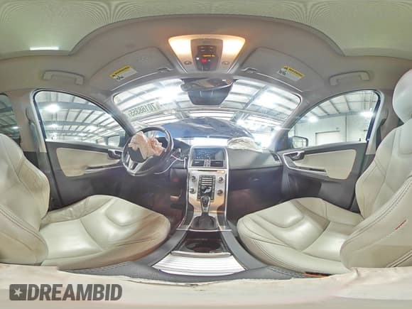 ✅ 2015 Volvo XC60 T6 Platinum • VIN: YV4902RV0F2699805 • Lot: 70168355. Listed on Copart with 114,742 mi. Free auction sales archive from the USA and detailed vehicle history report at DreamBid. Image 16.