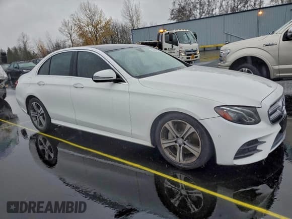 ✅ 2017 Mercedes-Benz E 300 Luxury • VIN: WDDZF4KB5HA130797 • Lot: 96342785. Listed on Copart with 151,997 mi. Free auction sales archive from the USA and detailed vehicle history report at DreamBid. Image 4.