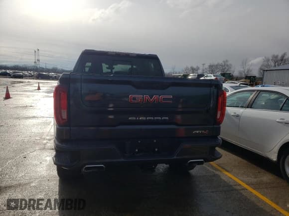 ✅ 2021 GMC Sierra 1500 • VIN: MV1N3887521ND • Лот: 73046833. Опубликован ранее на Copart с пробегом 56 992 миль. Бесплатный доступ к архиву аукционных продаж из США и подробный отчёт об истории автомобиля на DreamBid. Изображение 6.