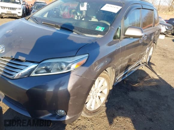 ✅ 2015 Toyota Sienna Limited • VIN: 5TDDK3DC5FS096649 • Lot: 41292478. Listed on IAAI with 234,298 mi. Free auction sales archive from the USA and detailed vehicle history report at DreamBid. Image 18.