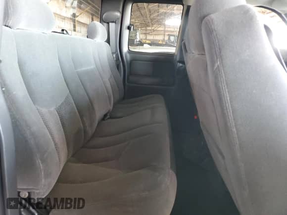 ✅ 2004 Chevrolet Silverado 1500 Z71 • VIN: 2GCEK19T141230921 • Lot: 67518724. Wystawiony na Copart z przebiegiem 108 803 mil mil. Skorzystaj z bezpłatnego archiwum sprzedaży aukcyjnych z USA i zobacz szczegółowy raport historii pojazdu na DreamBid. Zdjęcie 10.