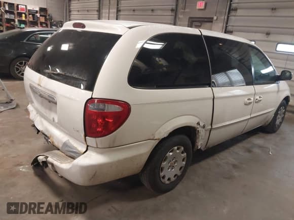 ✅ 2002 Chrysler Town & Country LX • VIN: 2C4GP44312R576257 • Лот: 41532934. Опубликован ранее на IAAI с пробегом 197 317 миль. Бесплатный доступ к архиву аукционных продаж из США и подробный отчёт об истории автомобиля на DreamBid. Изображение 4.