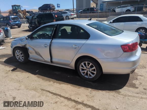 ✅ 2013 Volkswagen Jetta SE • VIN: 3VWDP7AJ9DM251788 • Лот: 53567395. Опубликован ранее на Copart с пробегом 106 753 миль. Бесплатный доступ к архиву аукционных продаж из США и подробный отчёт об истории автомобиля на DreamBid. Изображение 2.