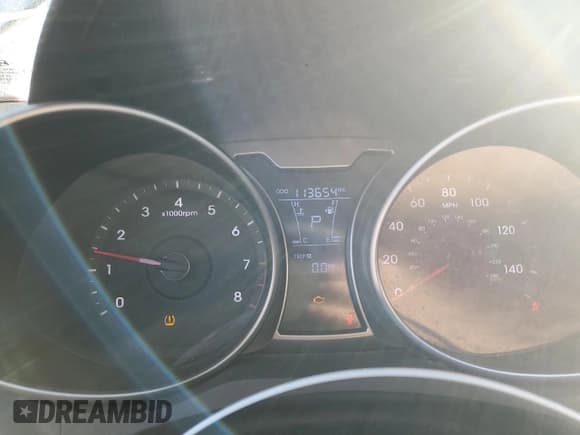 ✅ 2013 Hyundai Veloster w/Gray Int • VIN: KMHTC6AD8DU151106 • Lot: 81426504. Wystawiony na Copart z przebiegiem 113 654 mil. Bezpłatny archiwum sprzedaży aukcyjnych z USA i szczegółowy raport historii pojazdu na DreamBid. Zdjęcie 9.