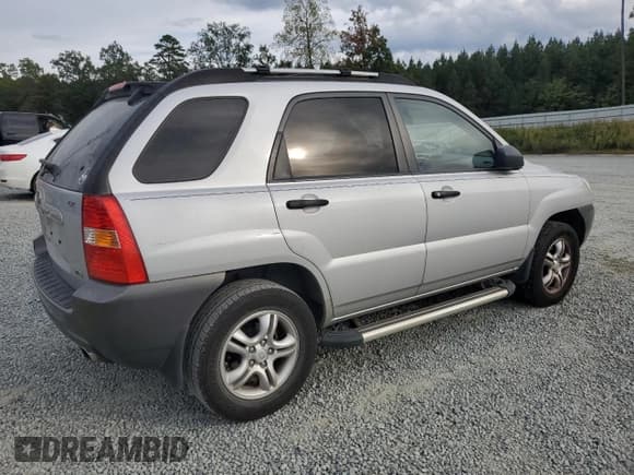 ✅ 2008 Kia Sportage LX • VIN: KNDJF723087481244 • Лот: 82346605. Опубликован ранее на Copart с пробегом 101 175 миль. Бесплатный доступ к архиву аукционных продаж из США и подробный отчёт об истории автомобиля на DreamBid. Изображение 3.