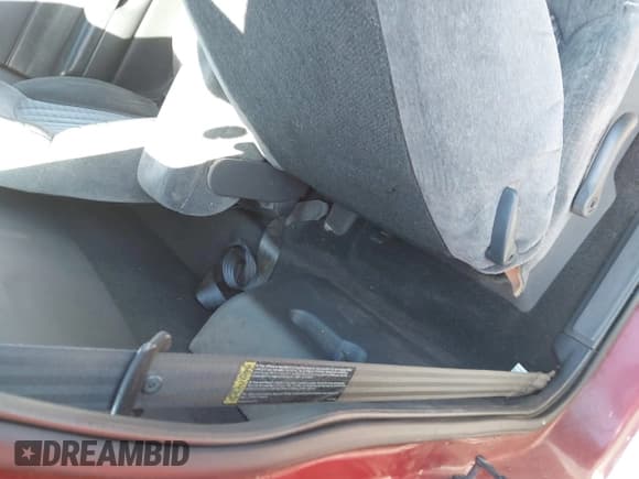 ✅ 2001 Chevrolet S-10 • VIN: 1GCCS145018257861 • Лот: 43582992. Опубликован ранее на IAAI с пробегом 294 941 миль. Бесплатный доступ к архиву аукционных продаж из США и подробный отчёт об истории автомобиля на DreamBid. Изображение 8.