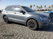 ✅ 2018 Volkswagen Tiguan S • VIN: 3VV1B7AXXJM125428 • Lot: 91265165. Listed on Copart with 94,680 mi. Free auction sales archive from the USA and detailed vehicle history report at DreamBid. Image 4.