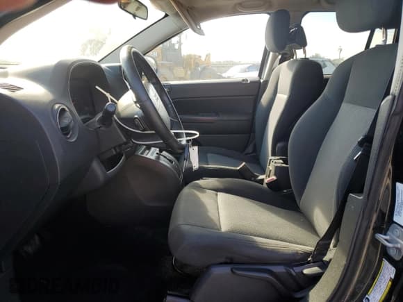 ✅ 2010 Jeep Compass Sport • VIN: 1J4NT4FB2AD504096 • Lot: 90780315. Wystawiony na Copart z przebiegiem 292 490 mil. Bezpłatny archiwum sprzedaży aukcyjnych z USA i szczegółowy raport historii pojazdu na DreamBid. Zdjęcie 7.