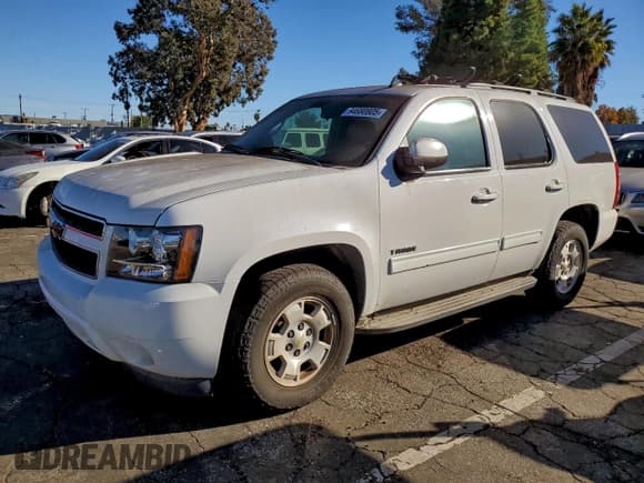 ✅ 2011 Chevrolet Tahoe LT • VIN: 1GNSCBE02BR299484 • Lot: 94680805. Listed on Copart with 171,739 mi. Free auction sales archive from the USA and detailed vehicle history report at DreamBid. Image 1.