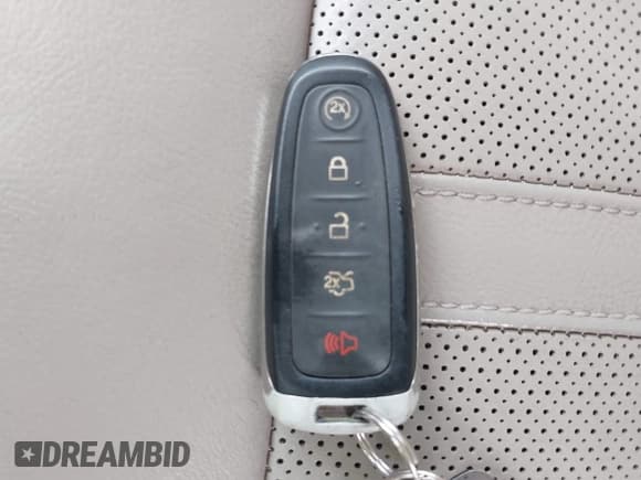 ✅ 2012 Lincoln MKX • VIN: 2LMDJ8JK9CBL17923 • Lot: 43765596. Listed on IAAI with 104,545 mi. Free auction sales archive from the USA and detailed vehicle history report at DreamBid. Image 11.