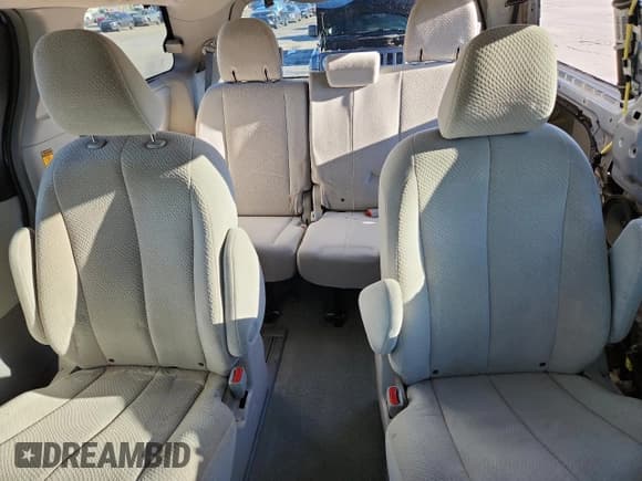 ✅ 2014 Toyota Sienna LE • VIN: 5TDJK3DCXES089245 • Lot: 86822595. Listed on Copart with 130,649 mi. Free auction sales archive from the USA and detailed vehicle history report at DreamBid. Image 10.