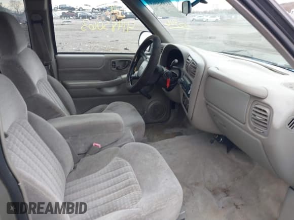 ✅ 2001 Chevrolet S-10 LS • VIN: 1GCCS19W318145346 • Лот: 41485063. Опубликован ранее на IAAI с пробегом 150 923 миль. Бесплатный доступ к архиву аукционных продаж из США и подробный отчёт об истории автомобиля на DreamBid. Изображение 5.