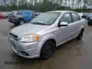 2007 Chevrolet Aveo LS z VIN KL1TD56647B124787, wystawiony jako Copart lot #44301344 z przebiegiem Nie podano mil oraz Szkoda całkowita • Salvage title. Historia ofert i sprzedaży dostępna na DreamBid. Obrazek 1.