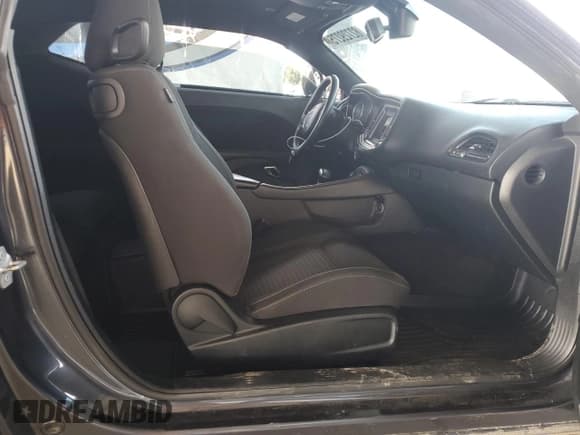 ✅ 2018 Dodge Challenger SXT • VIN: 2C3CDZAG8JH286831 • Lot: 82729275. Listed on Copart with 70,061 mi. Free auction sales archive from the USA and detailed vehicle history report at DreamBid. Image 7.