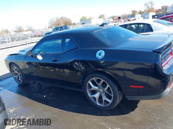 ✅ 2015 Dodge Challenger SXT Plus • VIN: 2C3CDZBG9FH709633 • Lot: 43673430. Wystawiony na IAAI z przebiegiem 77 872 mil. Bezpłatny archiwum sprzedaży aukcyjnych z USA i szczegółowy raport historii pojazdu na DreamBid. Zdjęcie 14.