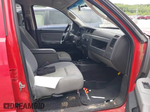 2008 Dodge Dakota Bighorn/Lonestar with VIN 1D7HE38K68S561918, listed as a IAAI auction lot 42488556 with 198,422 mi miles and . Bid and sale history available at DreamBid. Image 5.