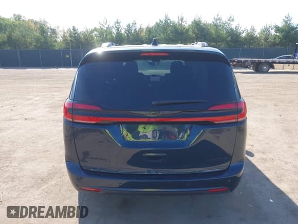 ✅ 2025 Chrysler Pacifica Limited • VIN: 2C4RC1GG1SR508350 • Lot: 43432242. Wystawiony na IAAI z przebiegiem 9 807 mil. Bezpłatny archiwum sprzedaży aukcyjnych z USA i szczegółowy raport historii pojazdu na DreamBid. Zdjęcie 16.