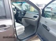 ✅ 2013 Toyota Sienna LE • VIN: 5TDJK3DC9DS067347 • Lot: 43500377. Listed on IAAI with 128,416 mi. Free auction sales archive from the USA and detailed vehicle history report at DreamBid. Image 5.