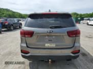 ✅ 2019 Kia Sorento LX • VIN: 5XYPGDA31KG523437 • Lot: 57424965. Wystawiony na Copart z przebiegiem 205 492 mil. Bezpłatny archiwum sprzedaży aukcyjnych z USA i szczegółowy raport historii pojazdu na DreamBid. Zdjęcie 6.
