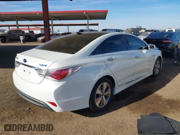 ✅ 2012 Hyundai Sonata Hybrid • VIN: KMHEC4A43CA024468 • Lot: 41631797. Listed on IAAI with 184,547 mi. Free auction sales archive from the USA and detailed vehicle history report at DreamBid. Image 4.