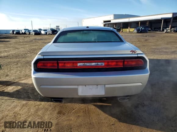 ✅ 2010 Dodge Challenger R/T • VIN: 2B3CJ5DT0AH244774 • Lot: 86561324. Wystawiony na Copart z przebiegiem 132 909 mil. Bezpłatny archiwum sprzedaży aukcyjnych z USA i szczegółowy raport historii pojazdu na DreamBid. Zdjęcie 6.