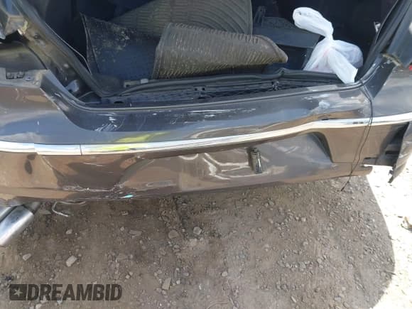 ✅ 2015 Volkswagen CC Executive • VIN: WVWRP7AN7FE802238 • Lot: 42321727. Wystawiony na IAAI z przebiegiem 65 933 mil. Bezpłatny archiwum sprzedaży aukcyjnych z USA i szczegółowy raport historii pojazdu na DreamBid. Zdjęcie 6.