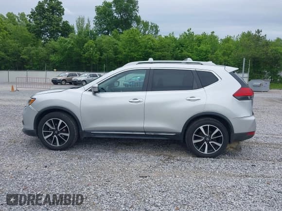 ✅ 2017 Nissan Rogue SL • VIN: 5N1AT2MV1HC801443 • Lot: 42194810. Listed on IAAI with 134,719 mi. Free auction sales archive from the USA and detailed vehicle history report at DreamBid. Image 14.