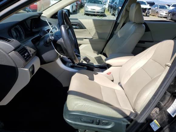 ✅ 2014 Honda Accord EX-L • VIN: 1HGCR2F83EA301005 • Лот: 67222995. Опубликован ранее на Copart с пробегом 92 903 миль. Бесплатный доступ к архиву аукционных продаж из США и подробный отчёт об истории автомобиля на DreamBid. Изображение 7.