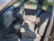 ✅ 2001 Chevrolet Silverado 1500 • VIN: 1GCEC14WX1Z280461 • Лот: 61103664. Опубликован ранее на Copart с пробегом 228 149 миль. Бесплатный доступ к архиву аукционных продаж из США и подробный отчёт об истории автомобиля на DreamBid. Изображение 7.