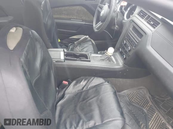 ✅ 2012 Ford Mustang Premium • VIN: 1ZVBP8AM6C5260086 • Lot: 42361831. Listed on IAAI with 262,561 mi. Free auction sales archive from the USA and detailed vehicle history report at DreamBid. Image 5.