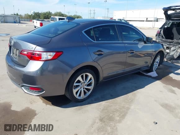 ✅ 2017 Acura ILX • VIN: 19UDE2F3XHA000563 • Lot: 43720857. Wystawiony na IAAI z przebiegiem 151 367 mil. Bezpłatny archiwum sprzedaży aukcyjnych z USA i szczegółowy raport historii pojazdu na DreamBid. Zdjęcie 4.