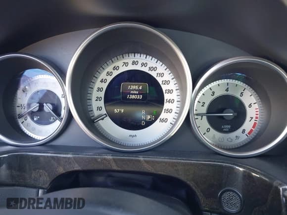 ✅ 2014 Mercedes-Benz E 350 Sport • VIN: WDDHF5KB0EA960343 • Lot: 43649451. Wystawiony na IAAI z przebiegiem 138 033 mil. Bezpłatny archiwum sprzedaży aukcyjnych z USA i szczegółowy raport historii pojazdu na DreamBid. Zdjęcie 7.