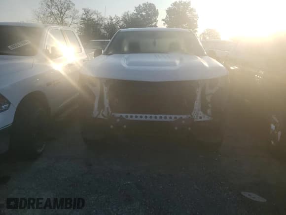 ✅ 2020 Chevrolet Silverado 1500 Work Truck • VIN: 3GCNWAEF4LG306531 • Lot: 73136574. Wystawiony na Copart z przebiegiem Nie podano. Bezpłatny archiwum sprzedaży aukcyjnych z USA i szczegółowy raport historii pojazdu na DreamBid. Zdjęcie 5.