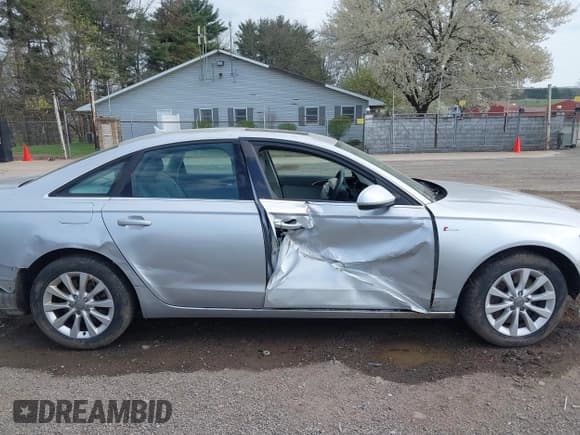 ✅ 2012 Audi A6 Prestige • VIN: WAUBGAFC4CN008151 • Lot: 42071498. Wystawiony na IAAI z przebiegiem 64 132 mil. Bezpłatny archiwum sprzedaży aukcyjnych z USA i szczegółowy raport historii pojazdu na DreamBid. Zdjęcie 14.